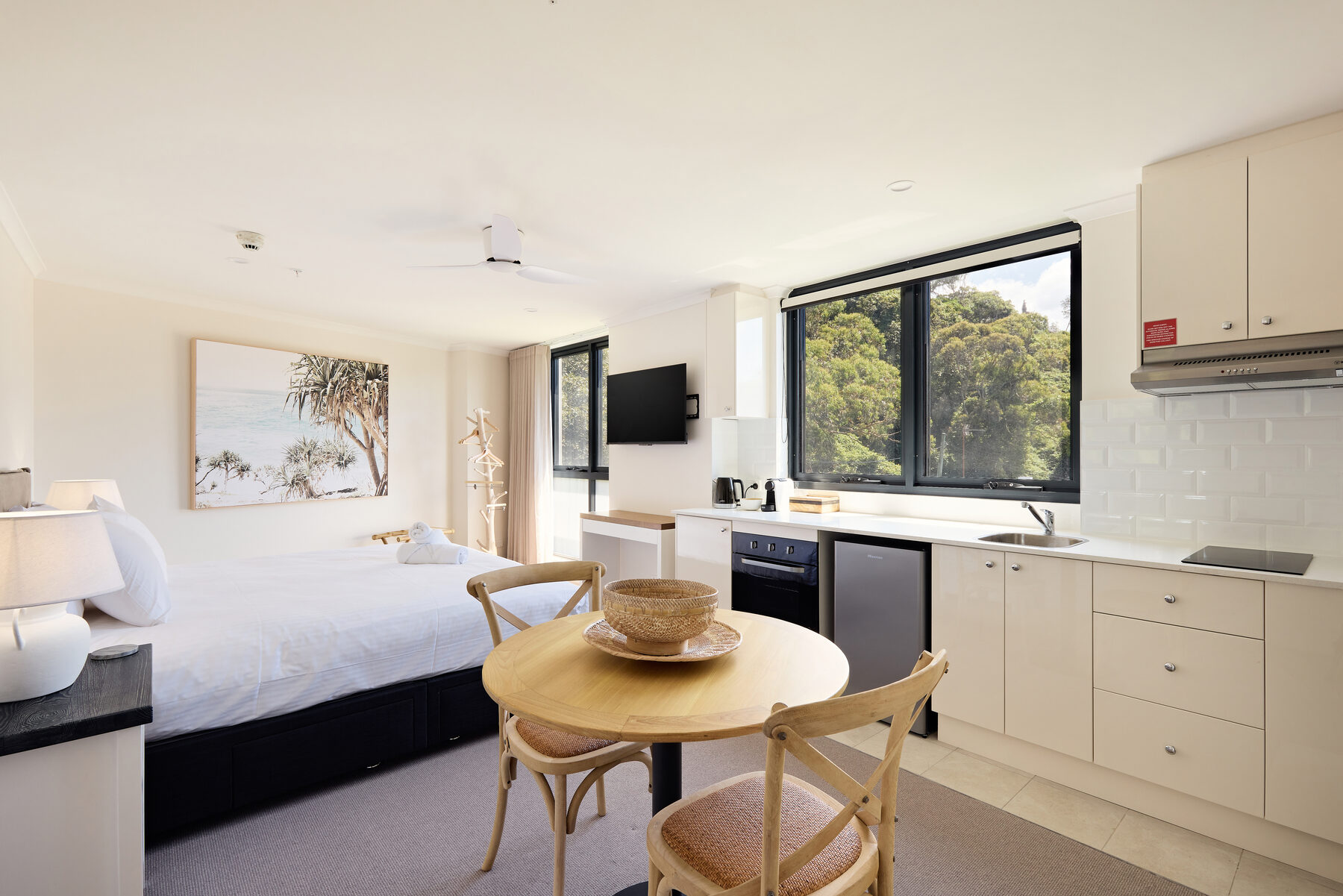 King Bed Studio — view 2